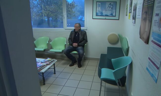 Zahnarzt ohne Zeit, Patient ohne Stimme. Quelle: Youtube Screenshot