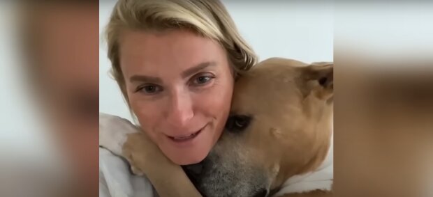 Ihr Mann ging, doch Rocky blieb. Quelle: Youtube Screenshot