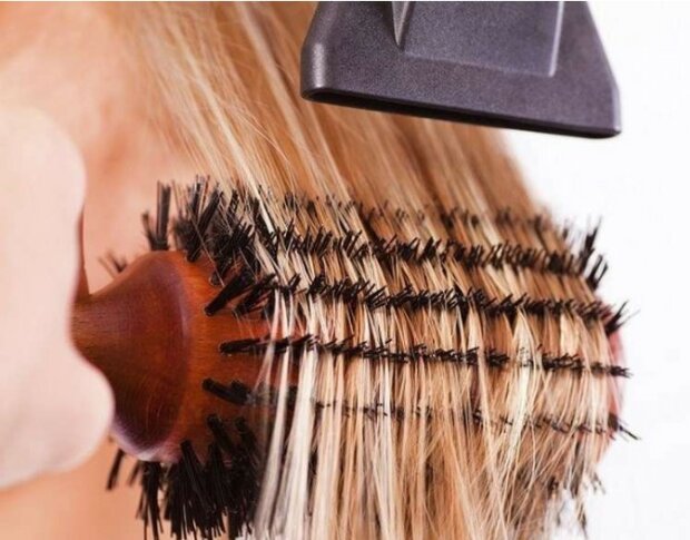 Einfache und einfache Möglichkeiten, um Ihr Haar optisch dicker und gesünder zu machen
