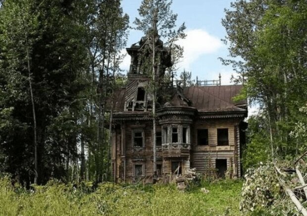 Das russische Haus blieb hundertzwanzig Jahre lang intakt, aber ein Mann beschloss, es zu restaurieren