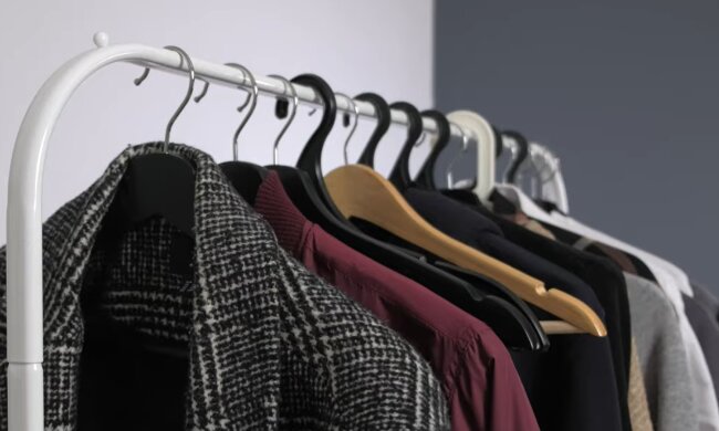 Wäsche einer minimalistischen Garderobe. Quelle: YouTube Screenshot
