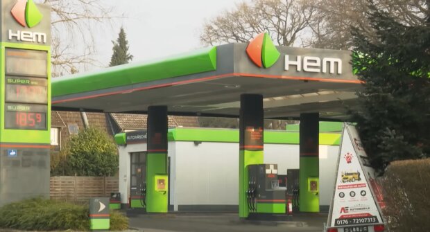 Benzin-Irrsinn ohne Ende. Quelle: Youtube Screenshot