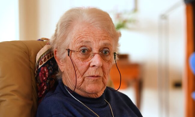 "Mit 89 Jahren zahle ich jeden Cent meiner Rente für Betreuung und Pflege". Quelle: Youtube