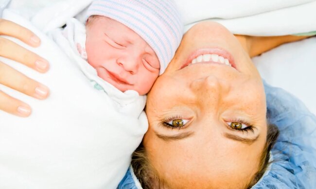 Mutter und Baby. Quelle: Screenshot Youtube