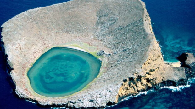 Ein See in einem Krater. Quelle: travelask.com