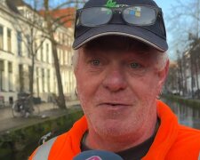 Einfache Arbeit, großes Glück. Quelle: Youtube Screenshot