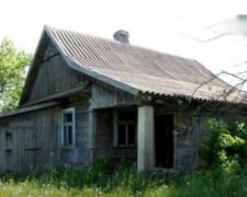Eine junge Familie kaufte ein altes Haus im Dorf und baute es wieder auf