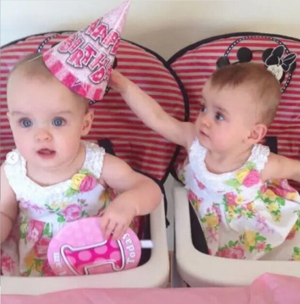 Die Zwillingsschwestern wurden im Abstand von 87 Tagen geboren: Wie sie nach einiger Zeit aussehen