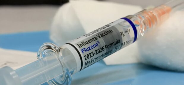 „Junge Erwachsene am häufigsten ungeimpft – Risiko bleibt hoch“. Quelle: Youtube Screenshot