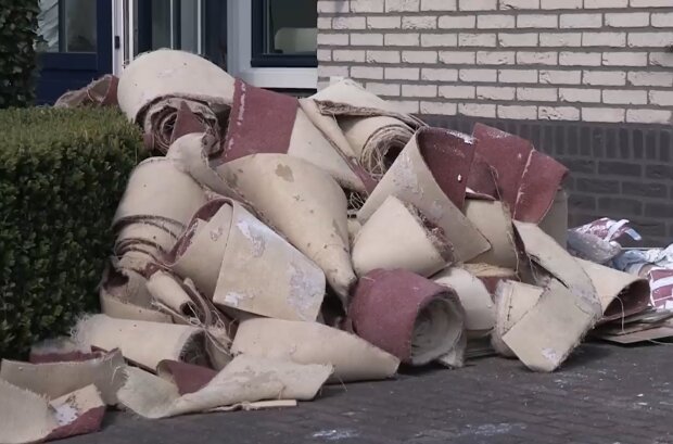Frau kämpft gegen Baufirma. Quelle: Youtube Screenshot