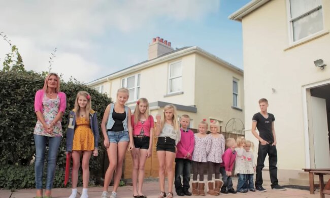 Großfamilie mit 12 Kindern. Quelle: Youtube Screenshot