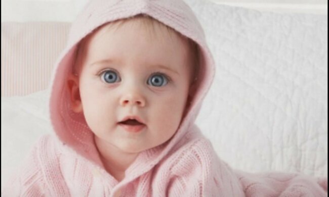 Entzückende Tochter. Quelle: Screenshot YouTube