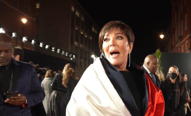 Kris Jenner lässt selbst Hollywood-Stars alt aussehen. Quelle: Youtube