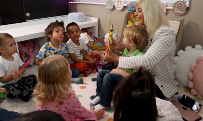 Die ungewollte Babysitterin. Quelle: Youtube Screenshot