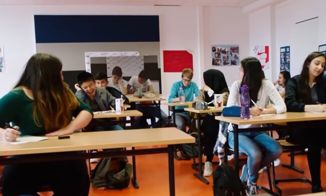 Wenn Schüler miauen. Quelle: Youtube Screenshot