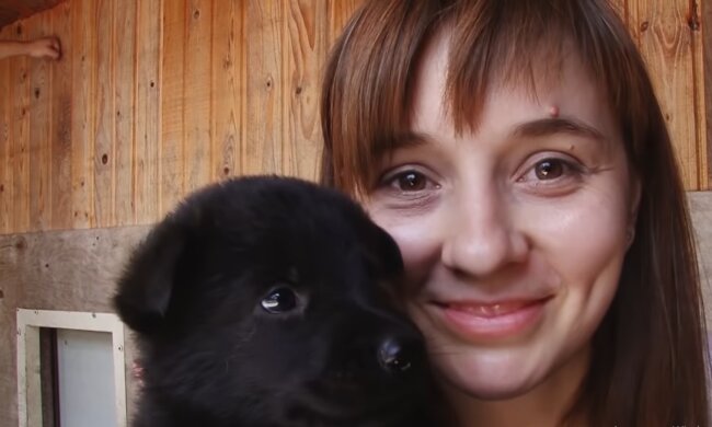 Emma und ihr Welpe. Quelle: mimimetr.me