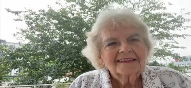 "Ich freue mich auf das Leben": 84-jährige Frau erscheint zur Party im Pflegeheim und zog die Aufmerksamkeit aller auf sich