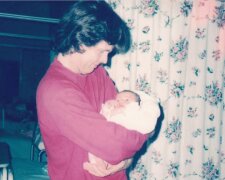Fast 25 Jahre nach dem Verschwinden des Vaters ihres Kindes fand eine Frau heraus, dass ihre Affäre Teil einer Geheimoperation war