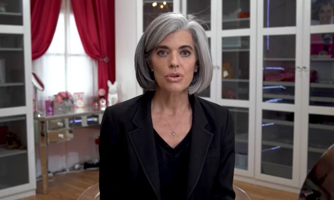 Sie würde jedes Jahr rund 1.000 Euro ausgeben, um ihr Haar braun oder schwarz zu färben.