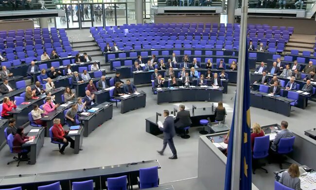 Schluss mit Pauschalgehältern. Quelle: Youtube Screenshot