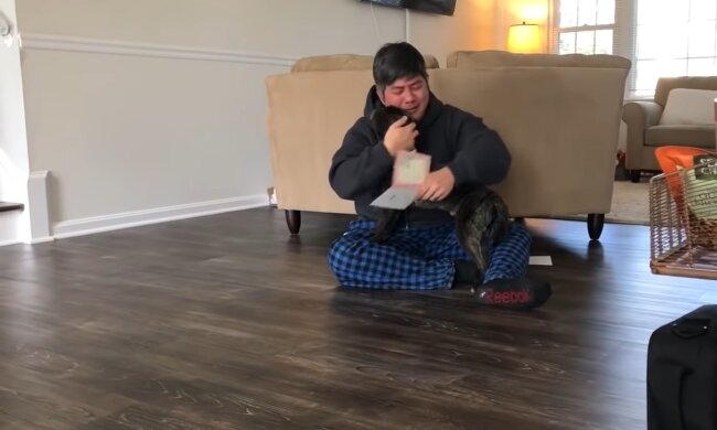 Aufrichtige Begegnung. Quelle: Youtube Screenshot