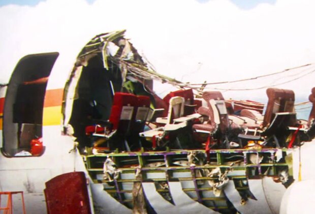 Der echte Held: wie der Pilot das Flugzeug mit dem "abgerissenen" Dach landete