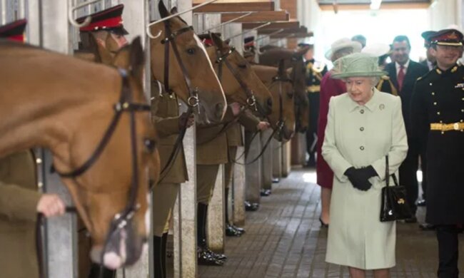 Schwanenwärter und Briefmarkenbewahrer: Ungewöhnliche Berufe im königlichen Palast