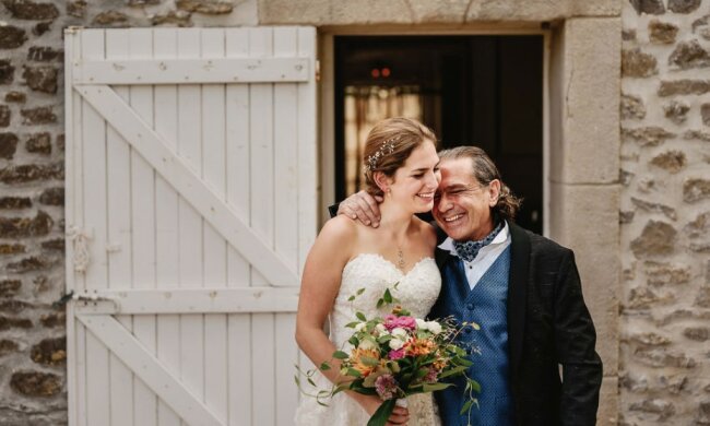“Kleine” Tochter ist aufgewachsen: Am Tag der Hochzeit können Väter Emotionen nicht zurückhalten