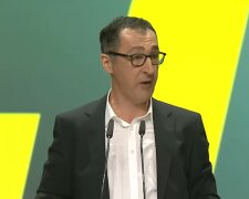 Ansage von Cem Özdemir. Quelle: Youtube Screenshot