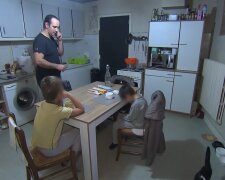 Die Kinder sollen nicht frieren. Quelle: Youtube Screenshot