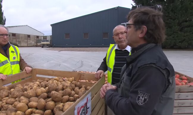Der Rentner, der Kartoffeln verkauft. Quelle: Youtube Screenshot