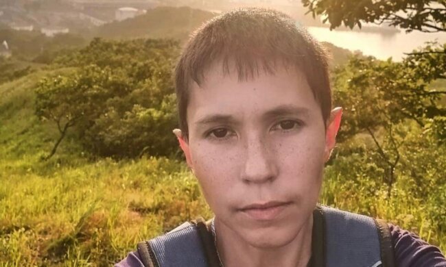 Warum ein junger Mann mit 32 Jahren wie ein Teenager aussieht und schon seit 20 Jahren älter nicht wird