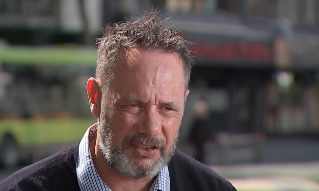 "Ich ziehe jedes Jahr um". Quelle: Youtube Screenshot