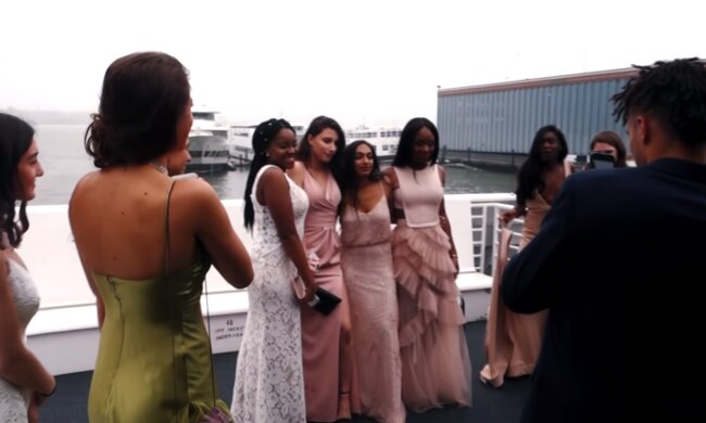 Der Abschlussball. Quelle: Screenshot YouTube