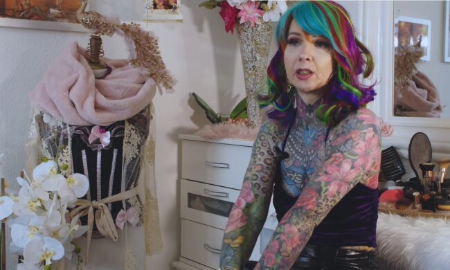 Die Wandlung einer Frau. Quelle: Youtube Screenshot