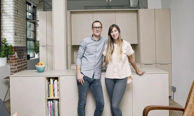 Das Ehepaar verwandelte eine kleine Bäckerei in eine moderne Maisonette-Wohnung mit allen Bequemlichkeiten