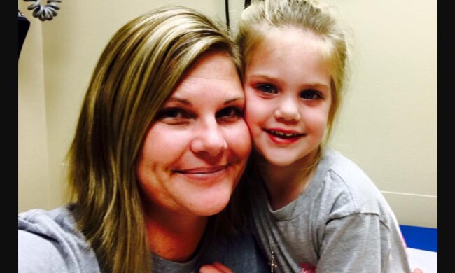 Alice und ihre Mutter. Quelle: Screenshot Youtube