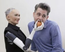 Der Schöpfer des Roboters Sophia sagte, dass bis 2045 Menschen anfangen werden, Androiden zu heiraten