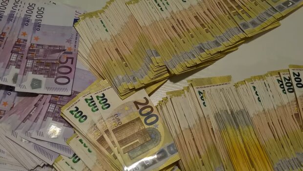 Tresor geknackt, Schließfächer leer. Quelle: Youtube Screenshot