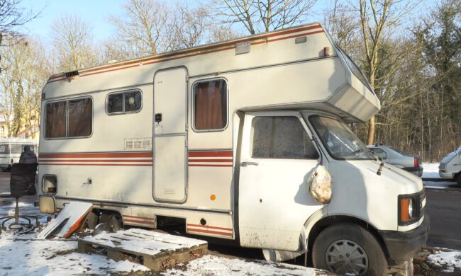 „Ich bin obdachlos, aber mein Mobile Home gibt mir ein Stück Freiheit“. Quelle: Youtube Screenshot