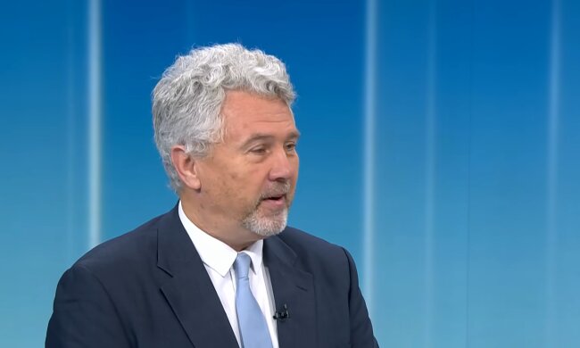 Erik Kirschbaum bricht das Tabu. Quelle: Youtube Screenshot