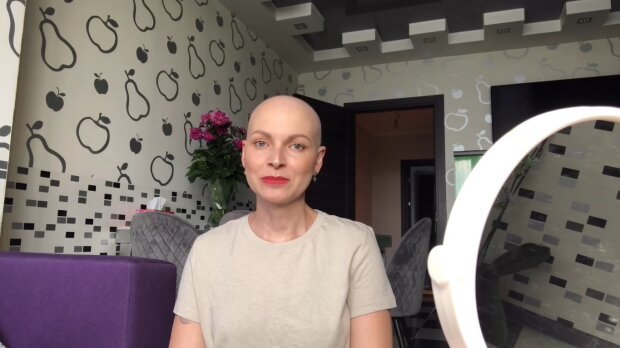 Eine Frau nach der Chemotherapie. Quelle: Youtube Screenshot