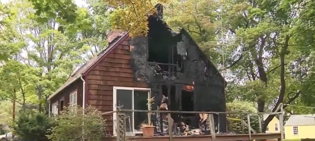 Das Haus nach dem Brand. Quelle: Youtube Screenshot