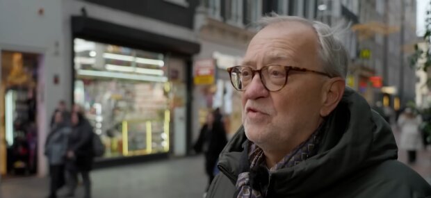 Senior fordert stärkere staatliche Hilfe. Quelle: Youtube Screenshot