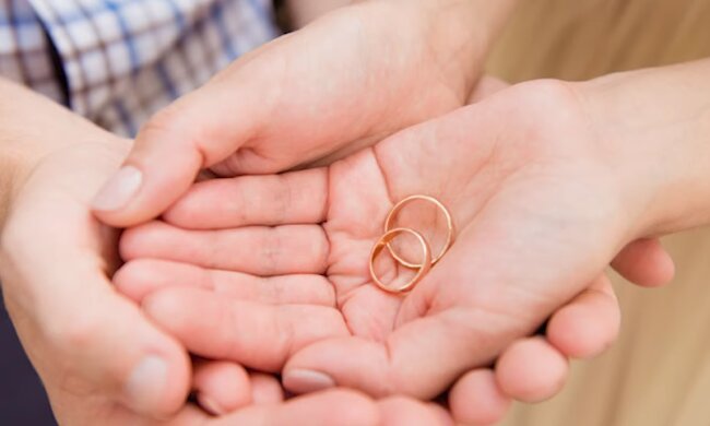 Die Eheringe. Quelle: Screenshot YouTube