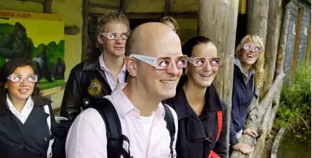 Unerwiderte Liebe oder warum spezielle Brillen für Besucher des Zoos in Rotterdam eingeführt wurden