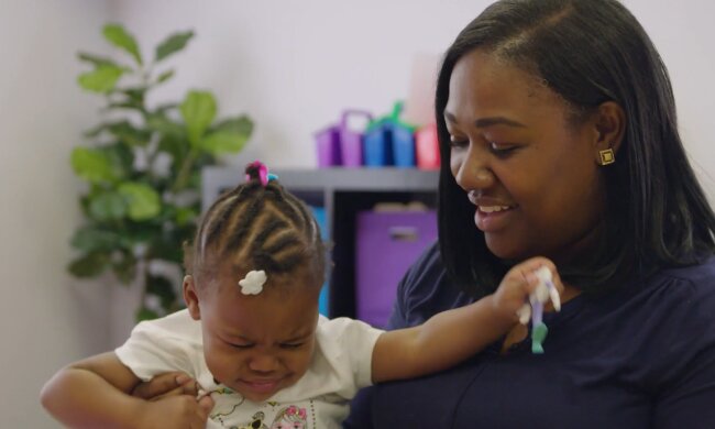 „Berlin stärkt Mundhygiene in Kindertagesstätten“. Quelle: Youtube Screenshot