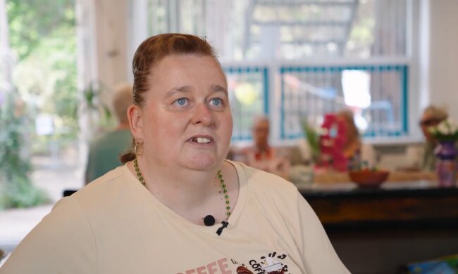 „Man gewöhnt sich ans Weniger“ – Eveline über das Leben mit wenig Geld. Quelle: Youtube Screenshot