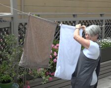 Die Nachbarn der Frau benutzen ständig ihre Wäscheleine, ohne zu fragen. Quelle: Screenshot YouTube