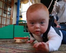 Baby mit Down-Syndrom. Quelle: Youtube Screenshot